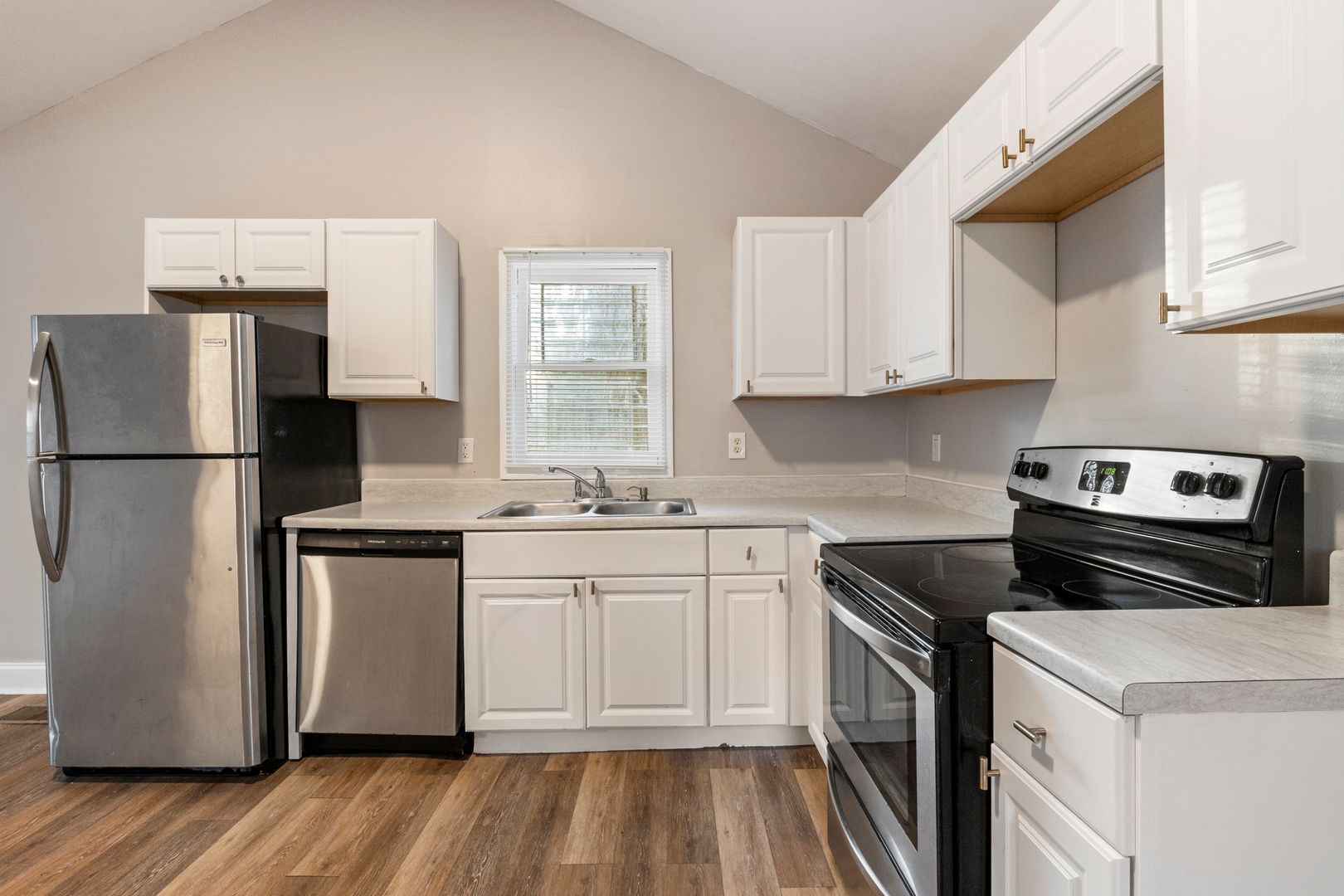 Atlanta House: 1137 White Oak Ave SW