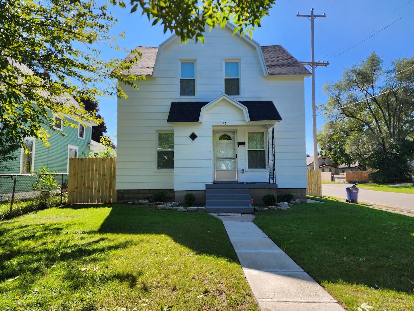 256 Dickinson St SW 2 of 12