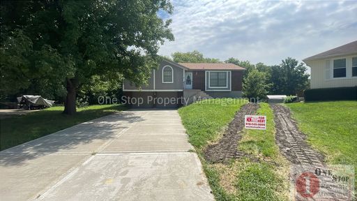 New Price! 3 Bedroom, 2.5 Bathroom with 2 Car Garage in Independence, Missouri – photo 1