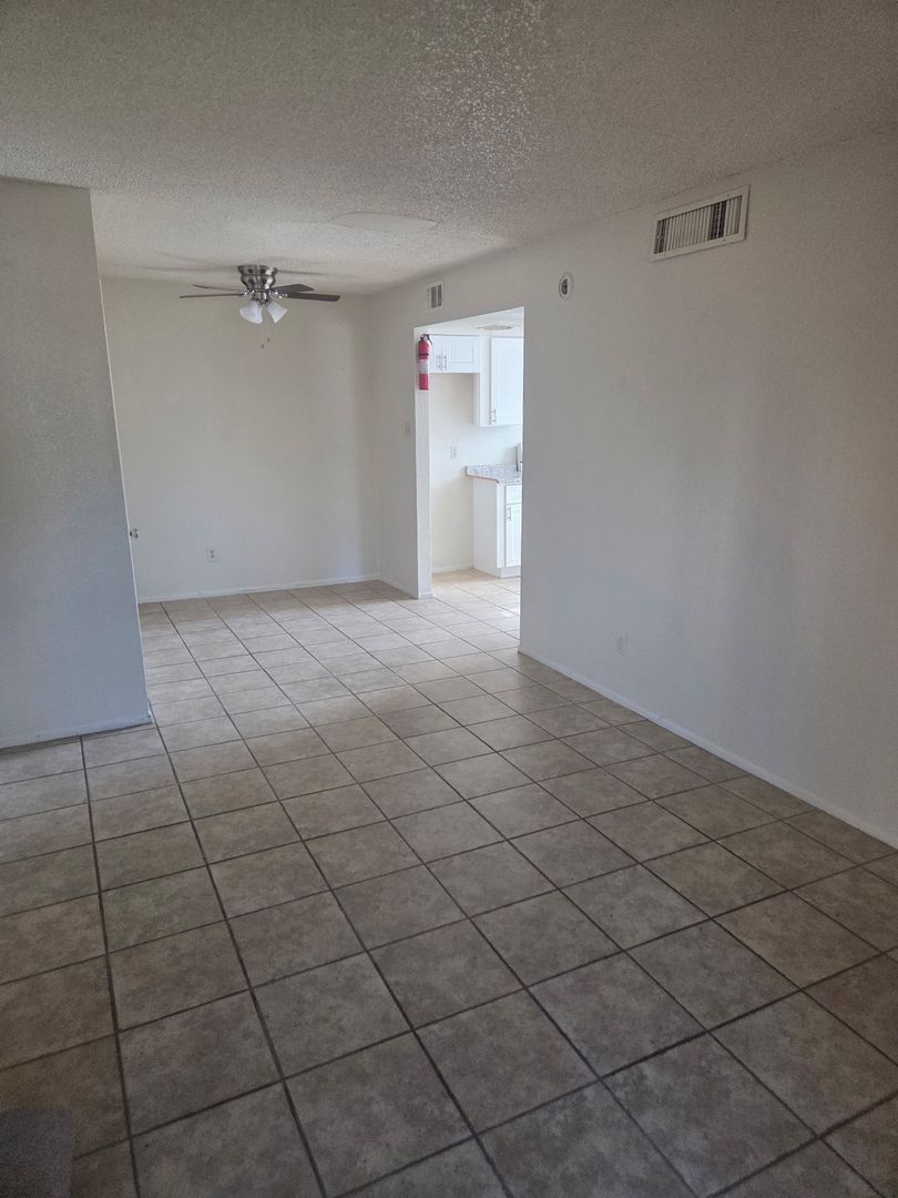 Phoenix Condo: 9618 N 5th
