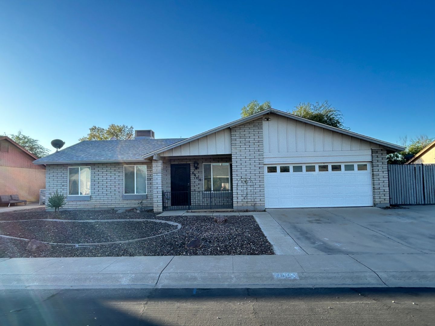 Glendale House: 6405 W. Eva Street