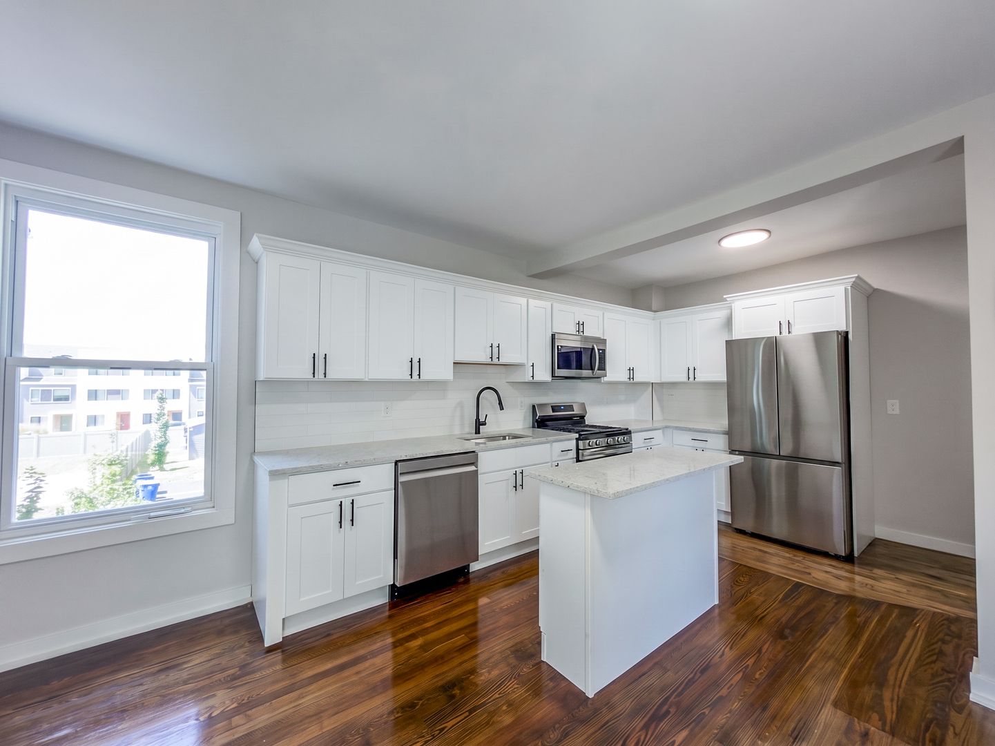 New Haven Apartment: 560 Howard Ave