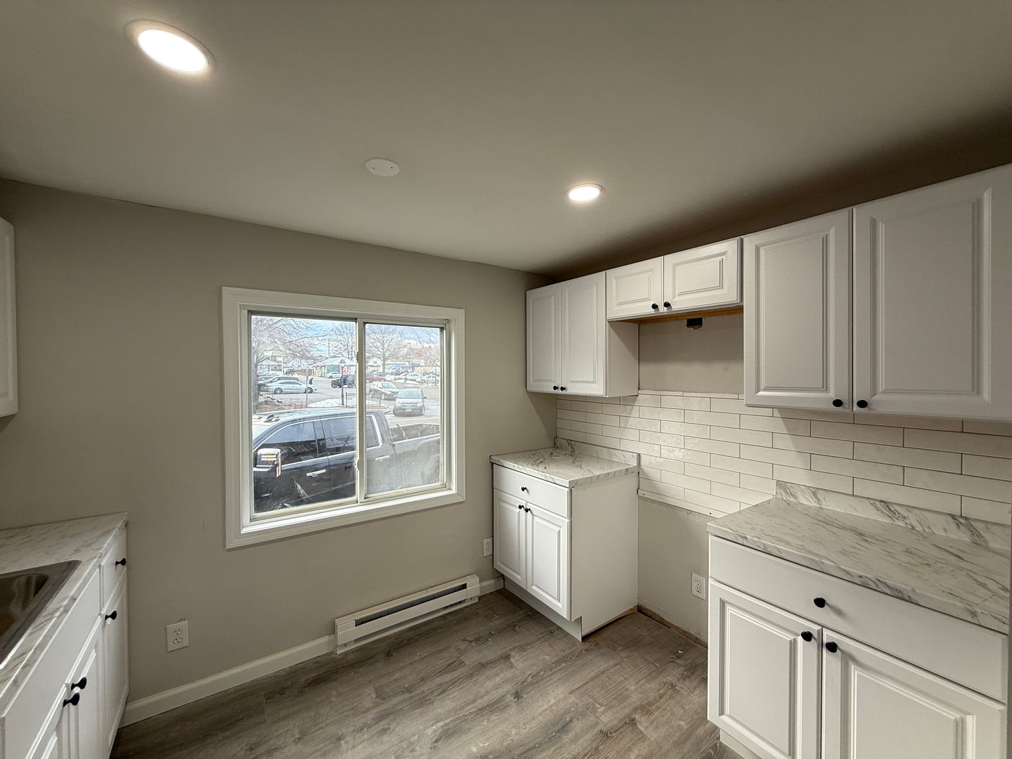 Milford Apartment: 547 Naugatuck Ave