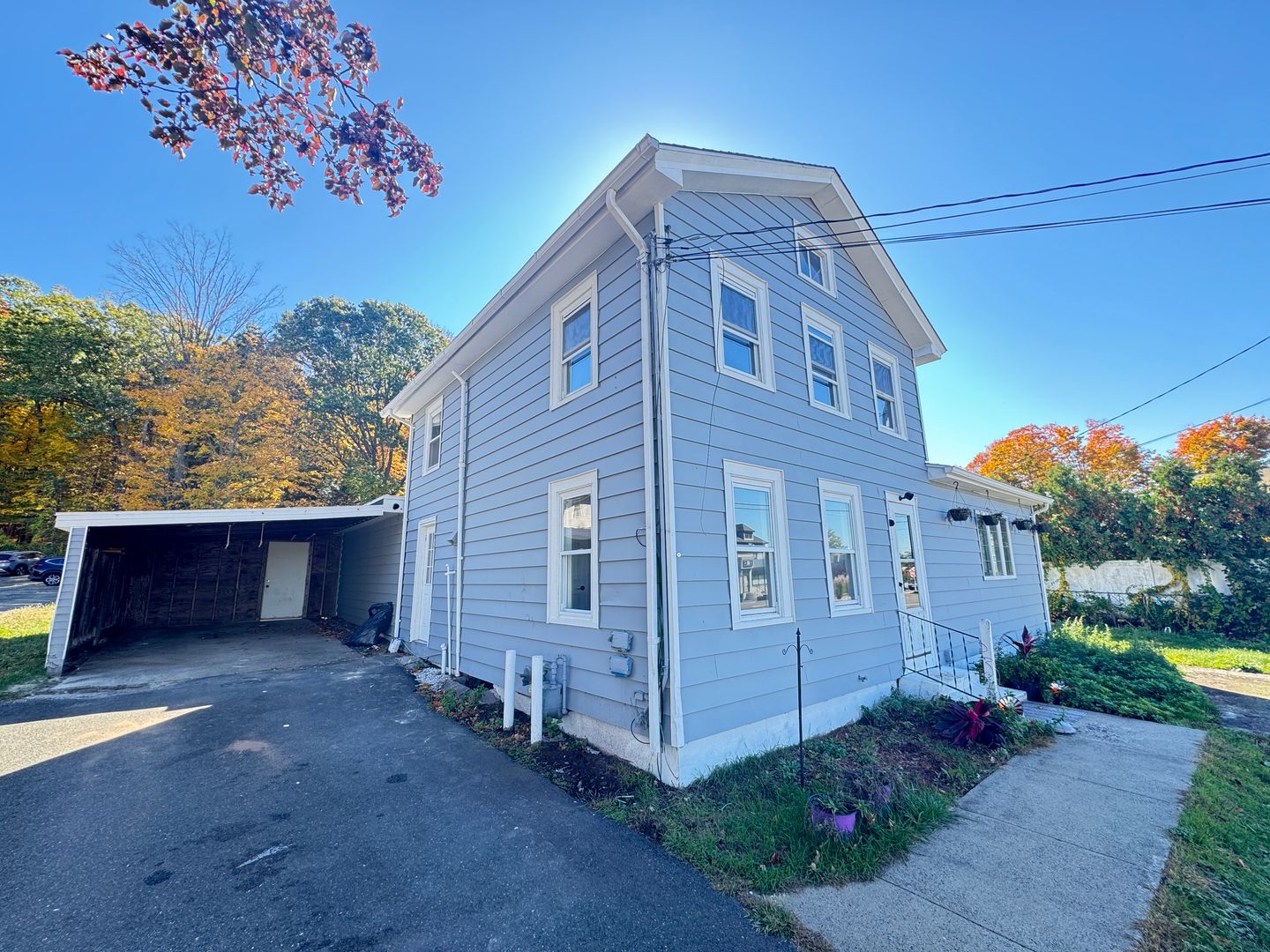 North Haven House: 137 Middletown Ave