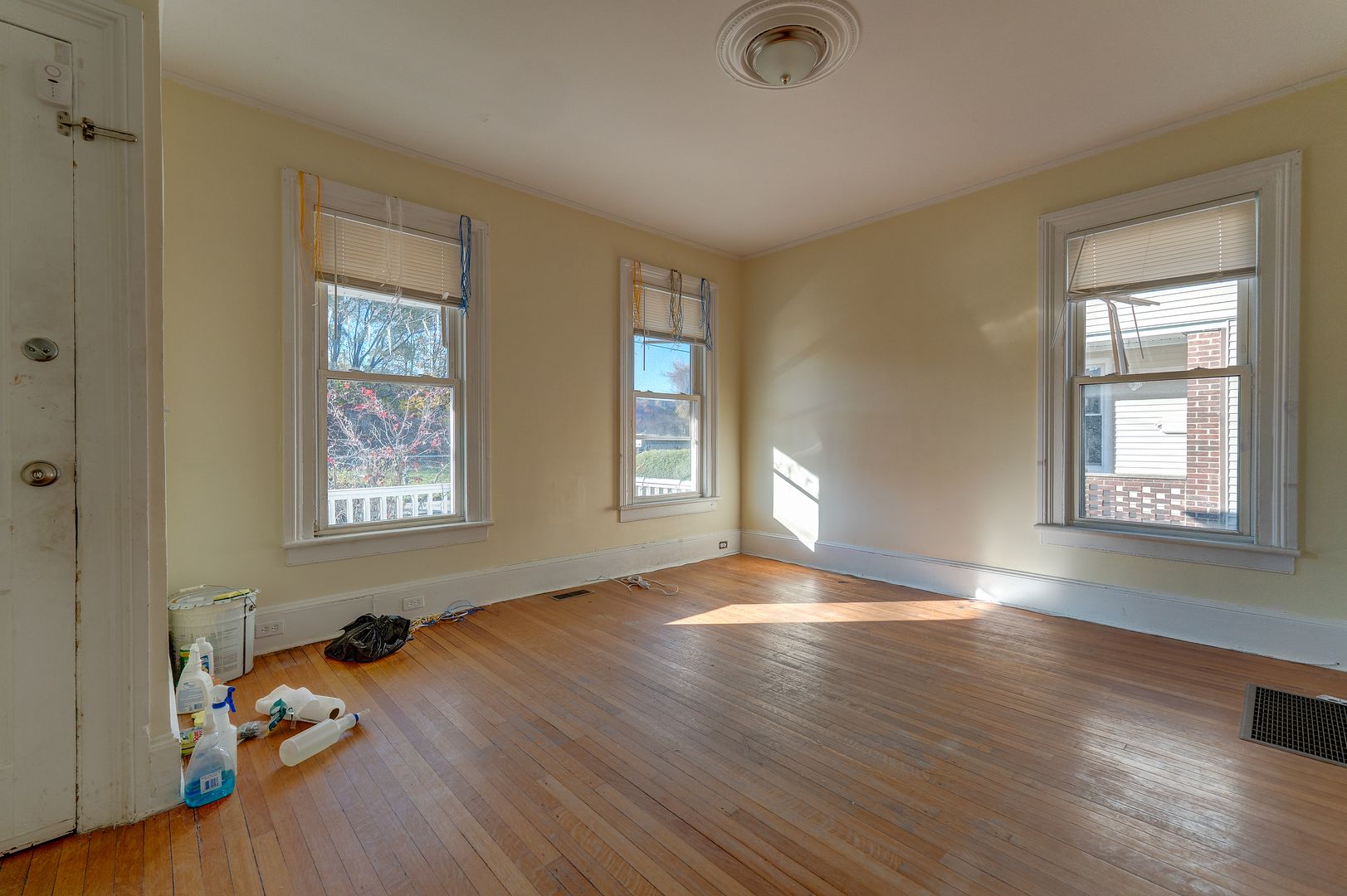 Bridgeport Apartment: 315 Nichols St