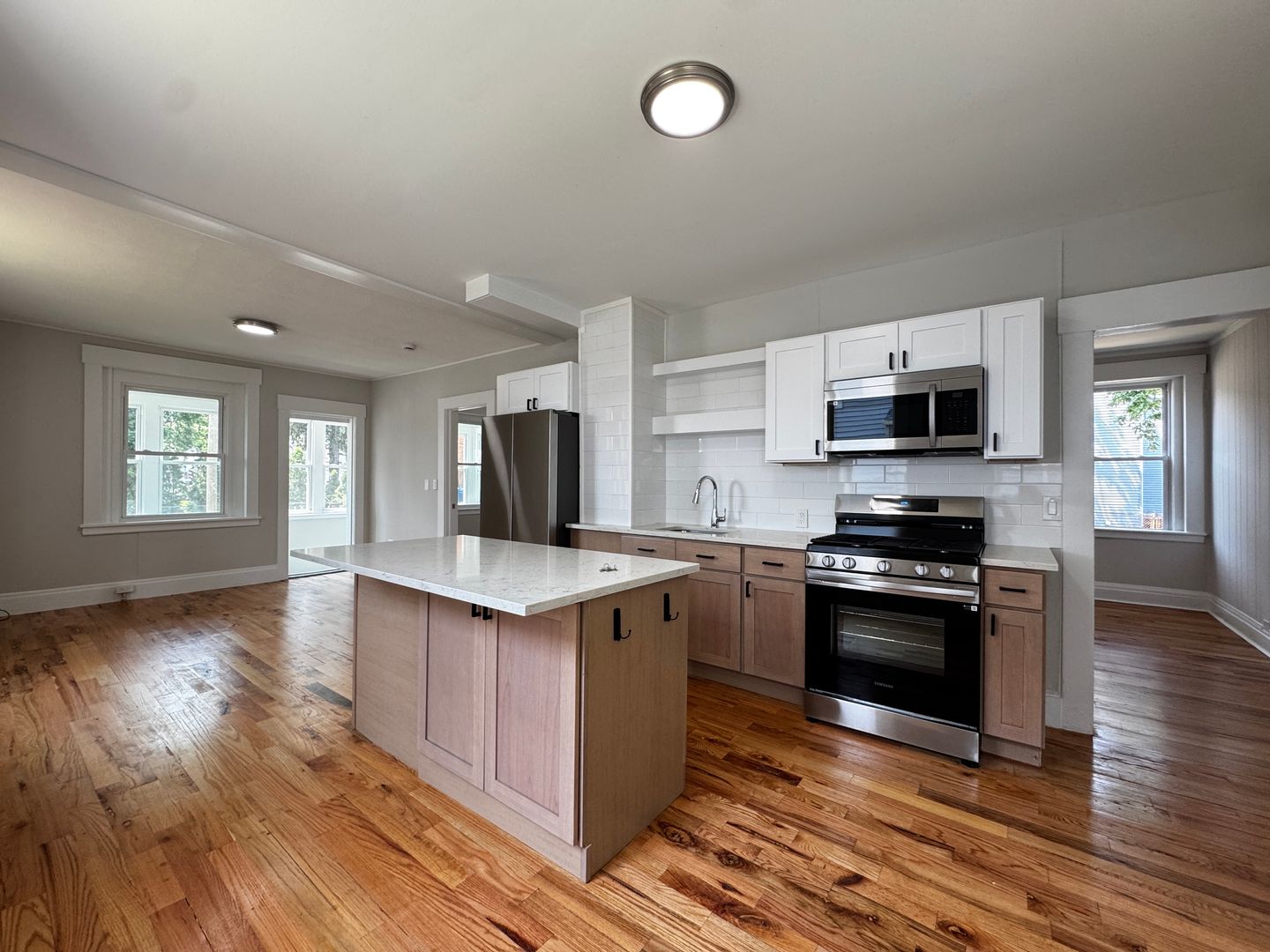 Hamden Apartment: 1 Webb St