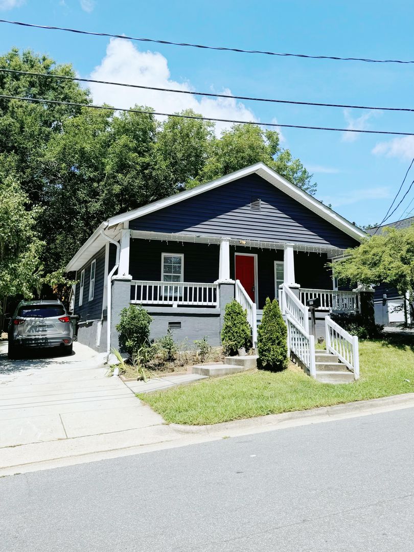 Durham House: 707 N. Elizabeth St