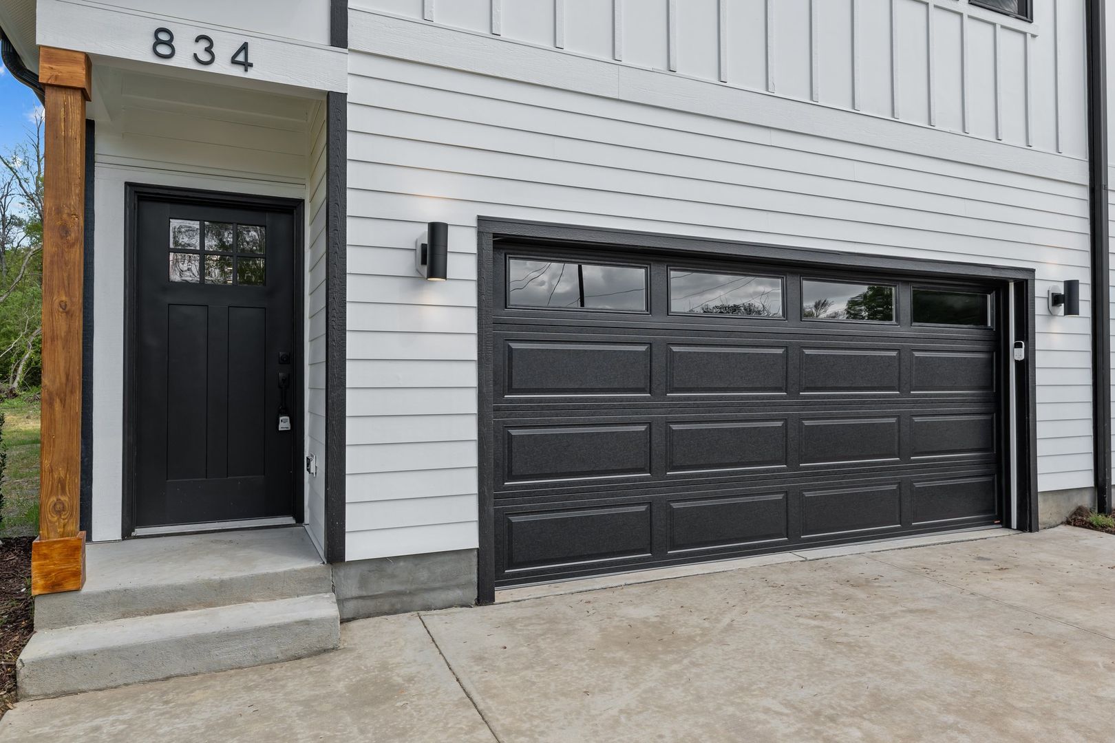 Burlingon Apartment: 834-836 Day Ave