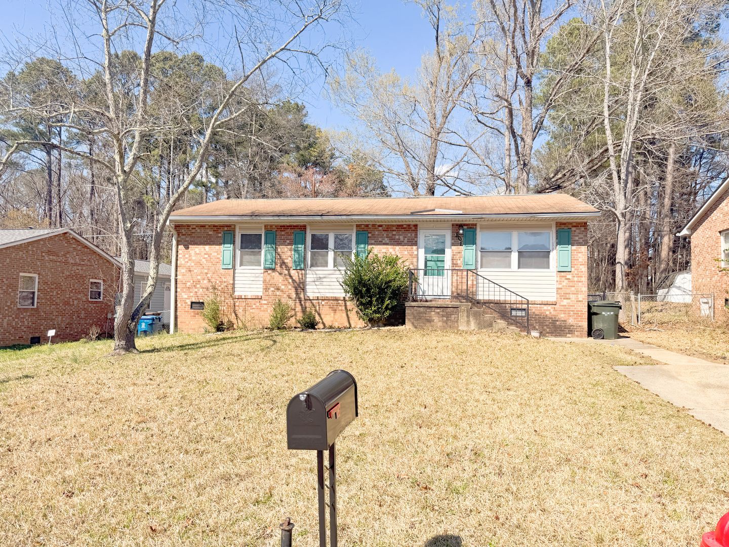 Durham House: 801 Da Vinci St