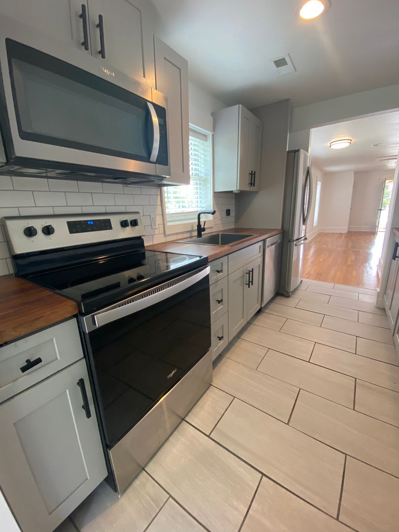 Durham Apartment: 1706 Fayetteville St