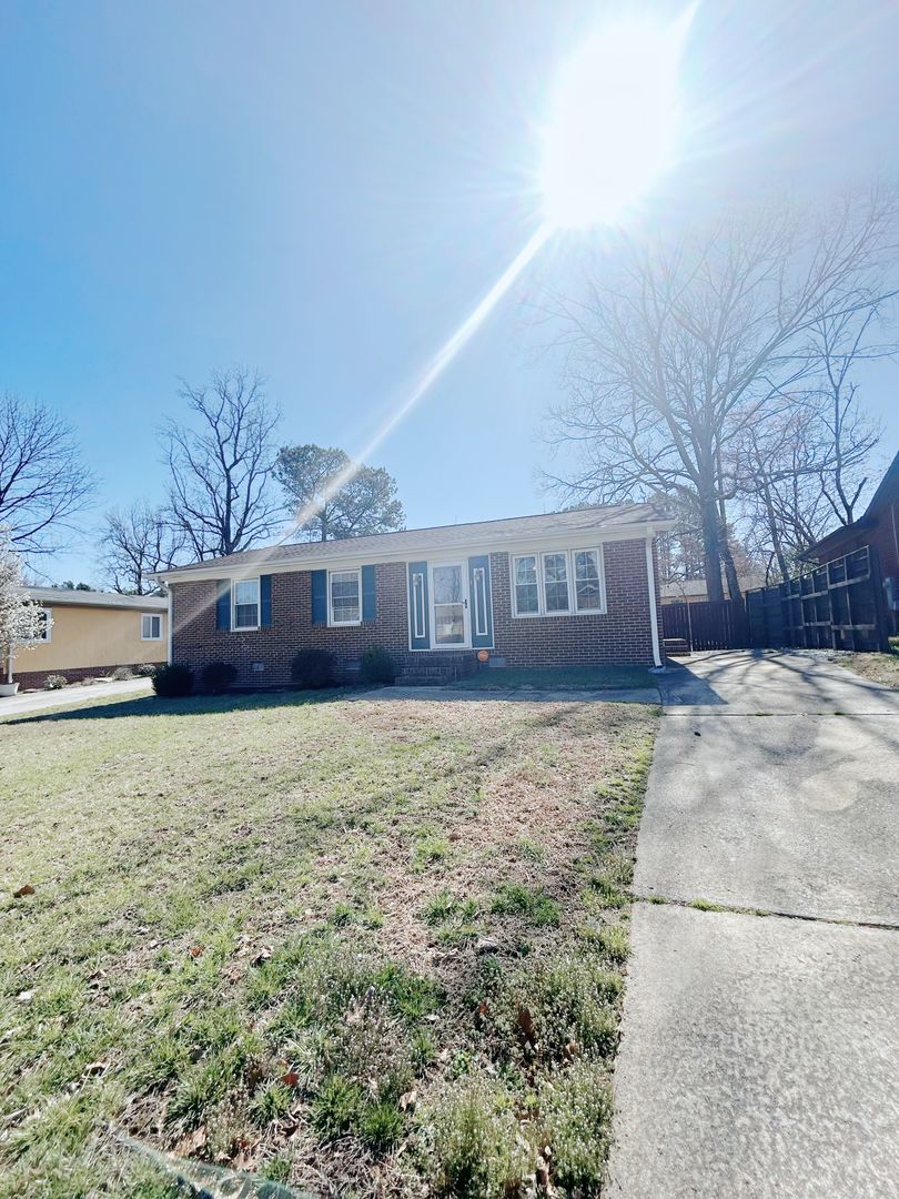 Durham House: 2307 Wintergreen Pl