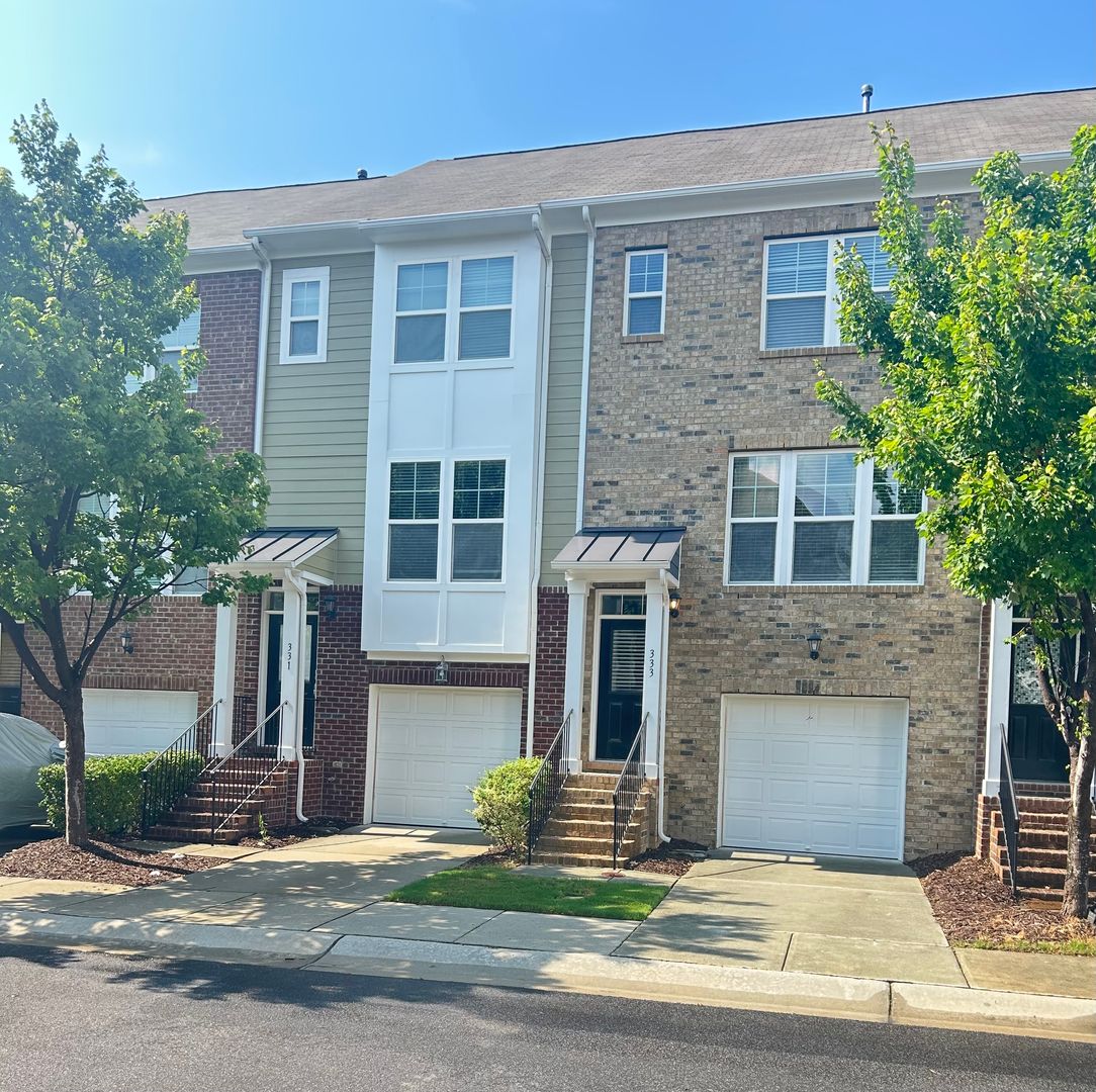 Cary House: 333 Dove Cottage Ln