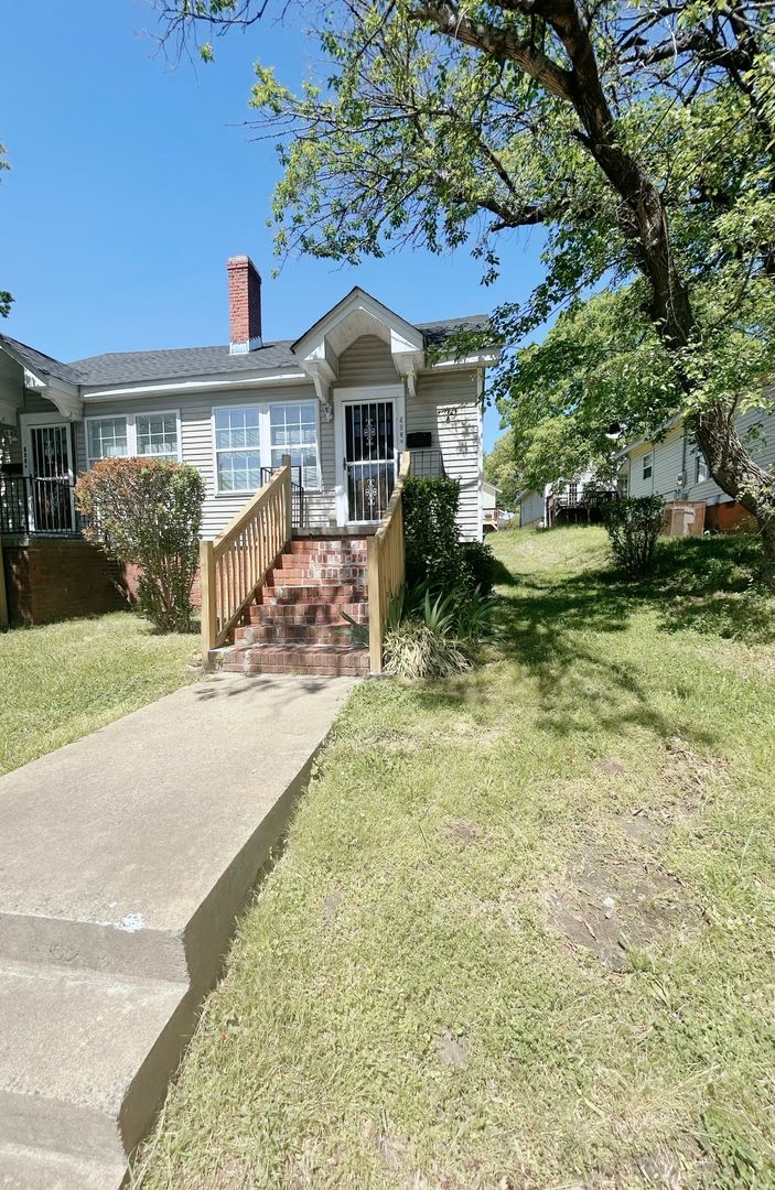 Durham Apartment: 903 Price Ave