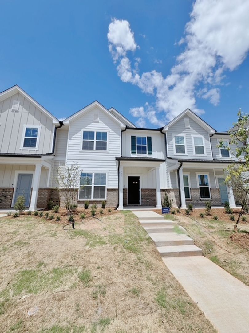 Raleigh House: 327 Fosterton Cottage Way