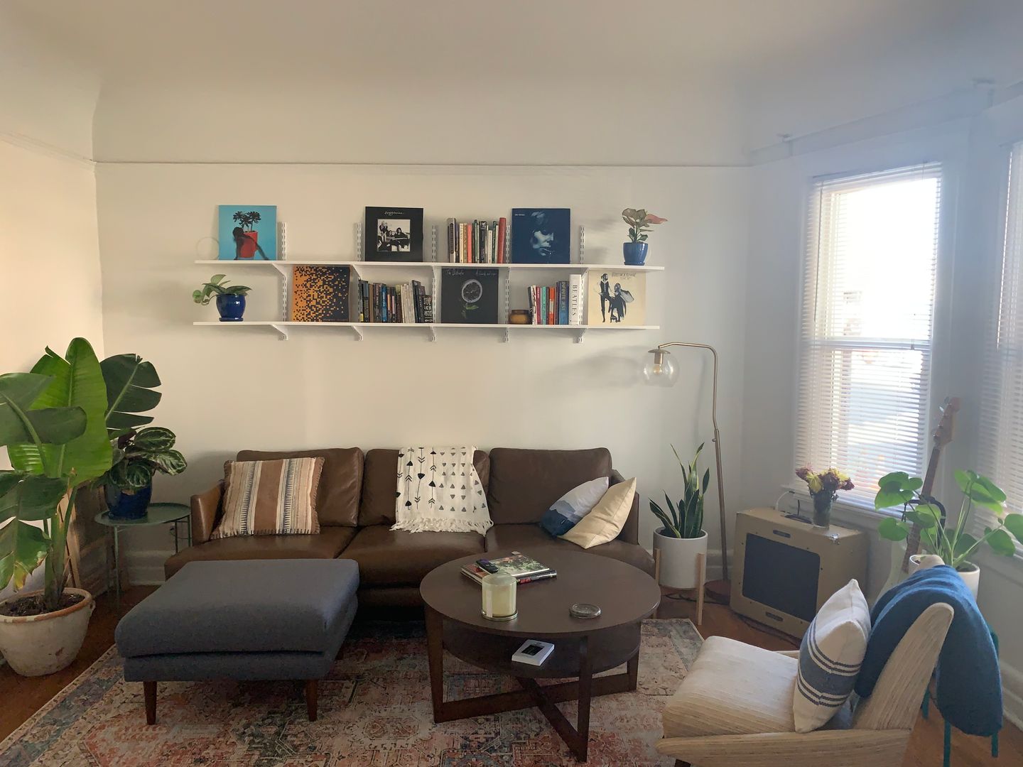 Los Angeles Apartment: 4600 Lexington Avenue