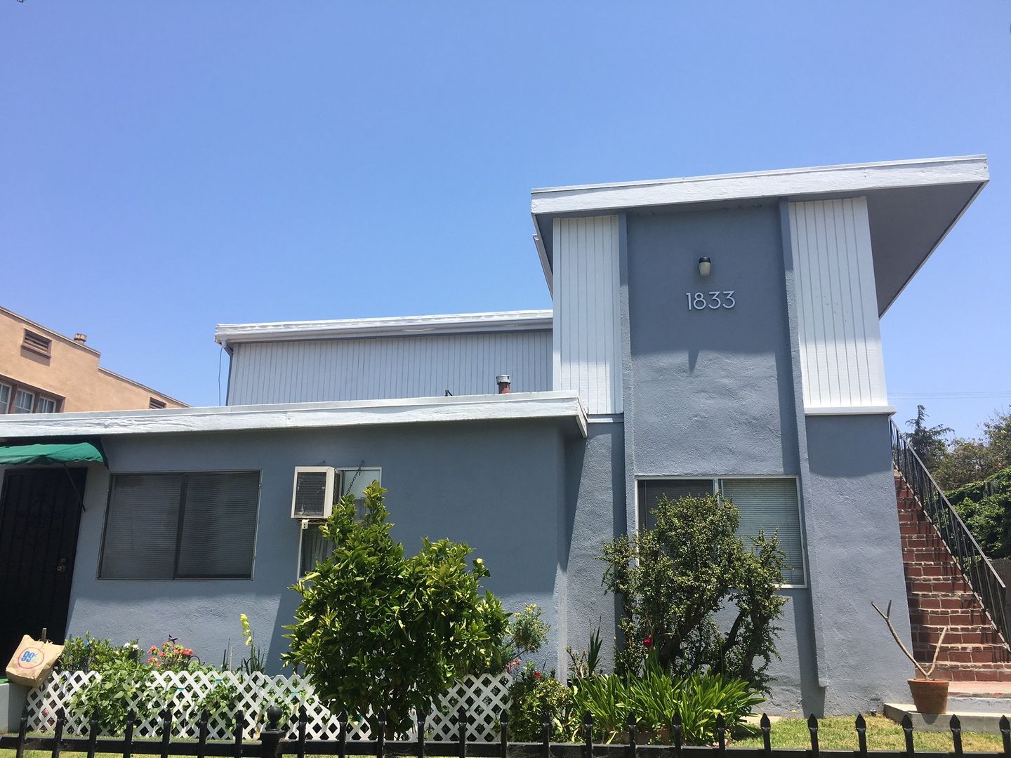 Santa Monica Apartment: 1833 17th Street