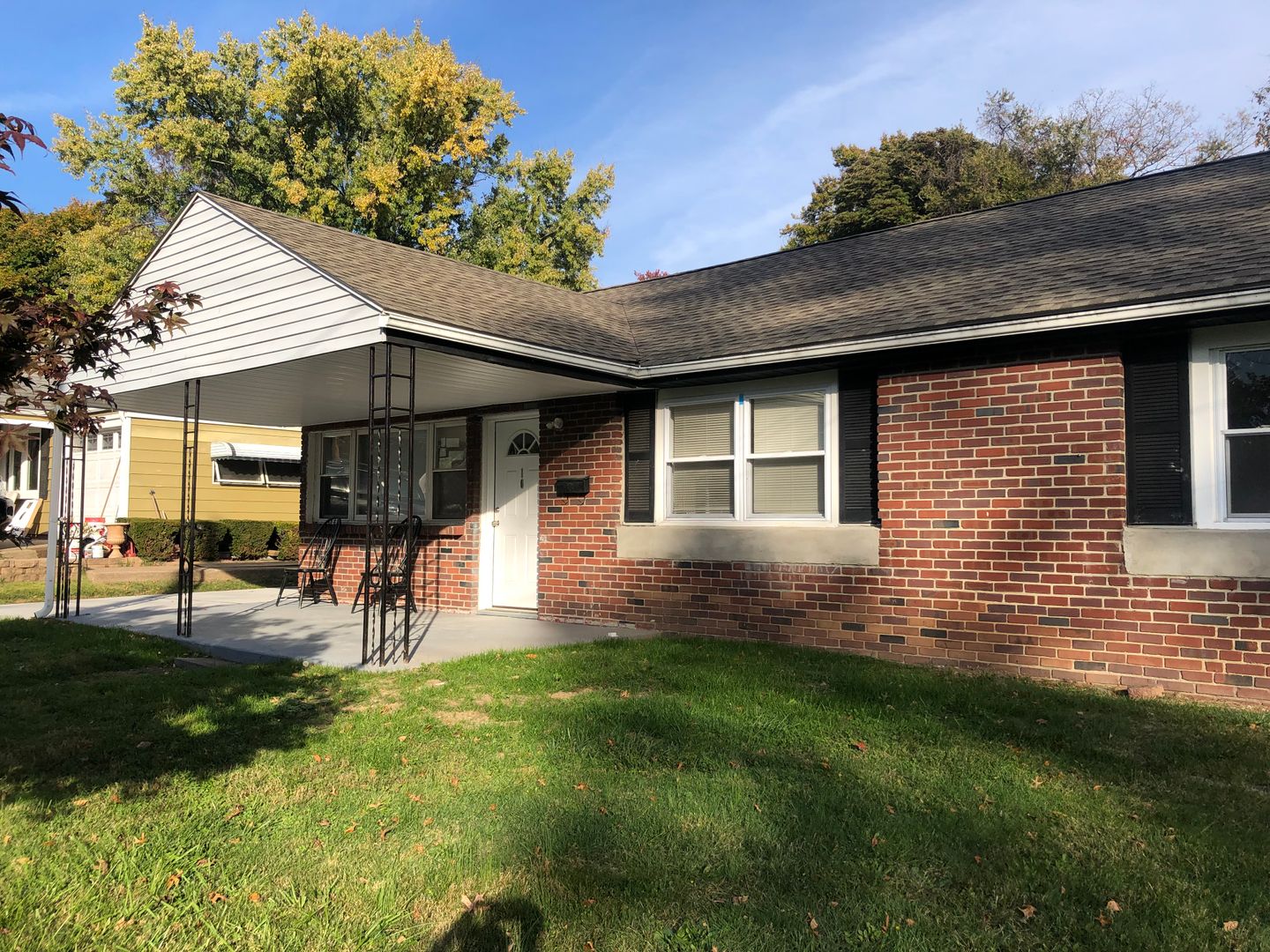 Ewing House: 10 Brandon Ave