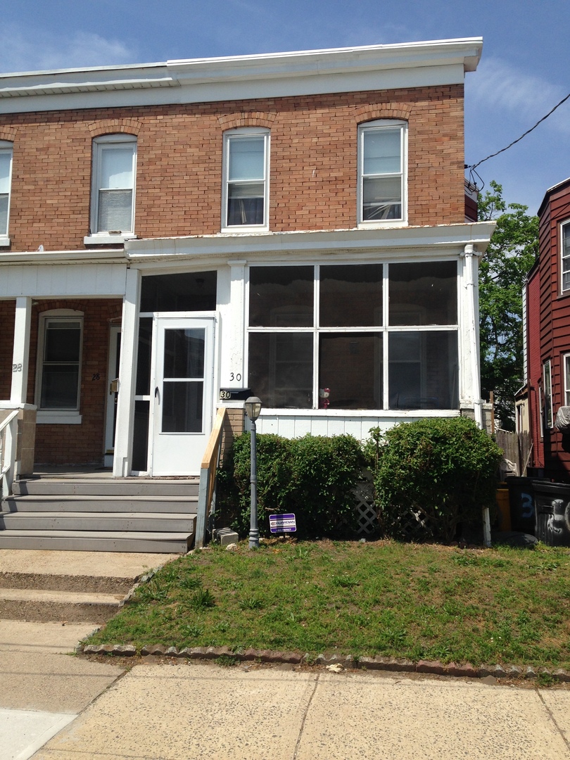 Hamilton House: 30 Victor Ave.