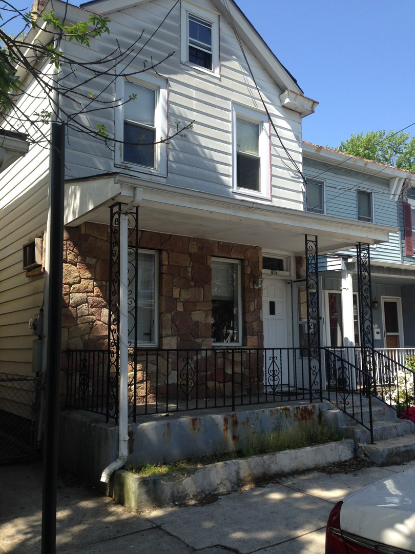 Trenton House: 819 Melrose Ave.
