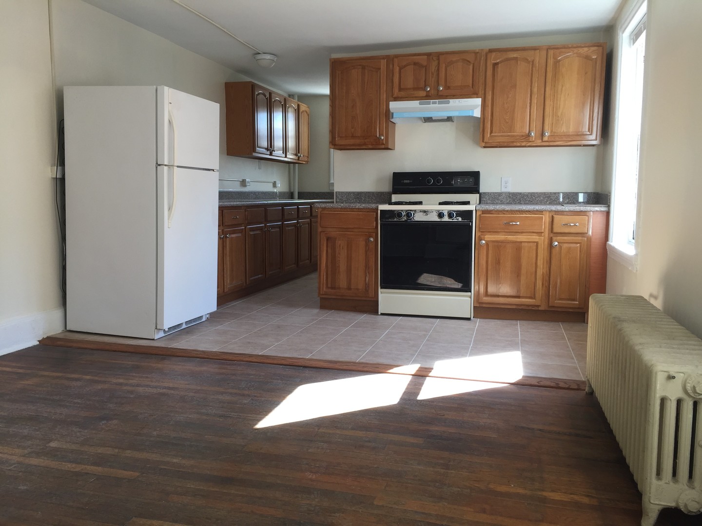 Trenton Apartment: 319 Market St
