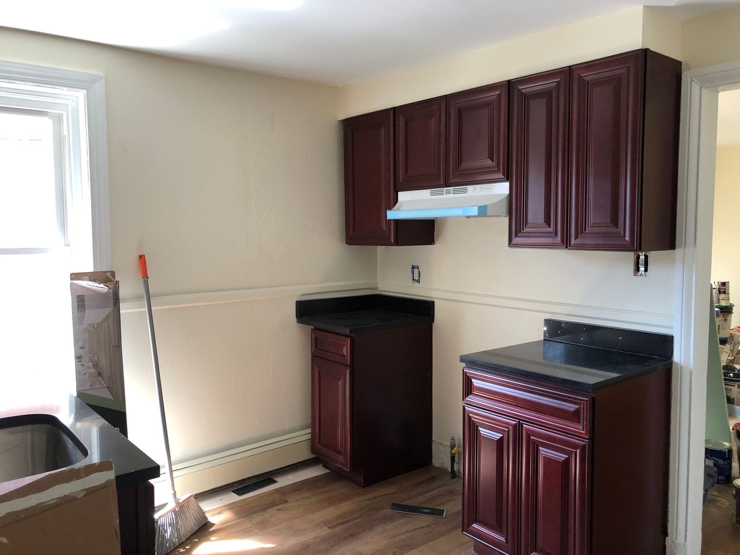 Trenton Apartment: 323 Market St