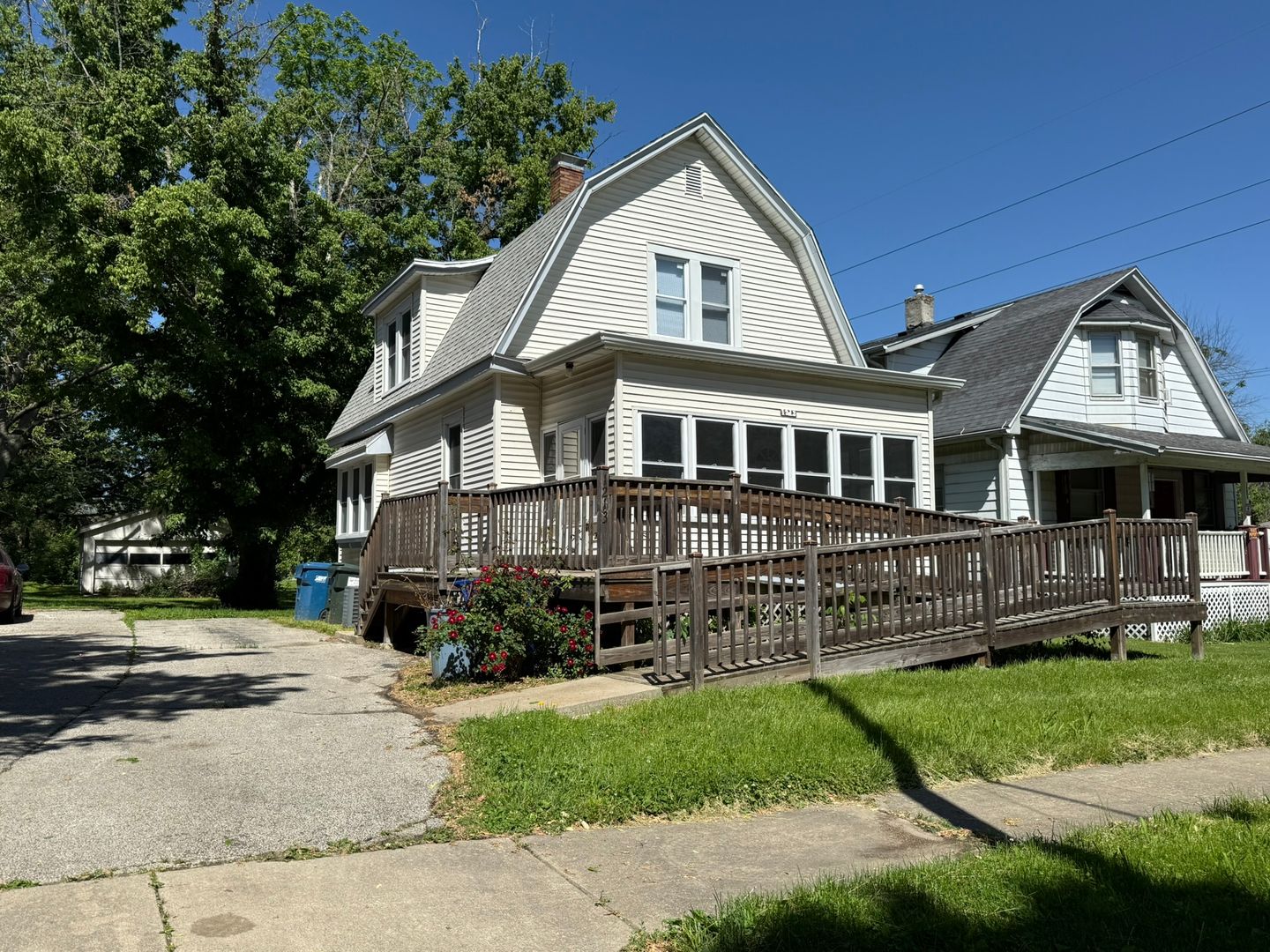 3 bed, 1.5 bath home for lease!