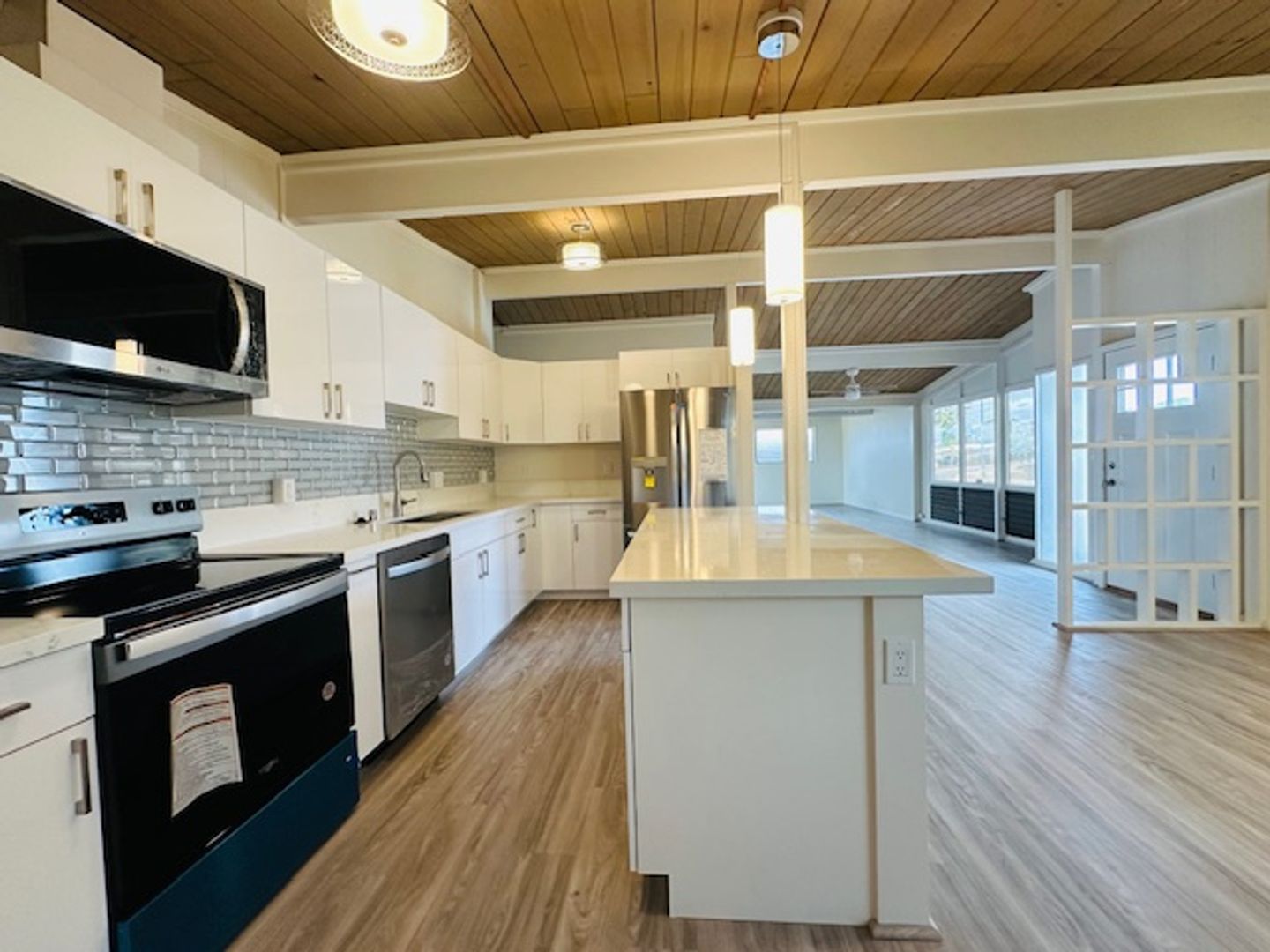 Pearl City House: 809 Hoomoana St.