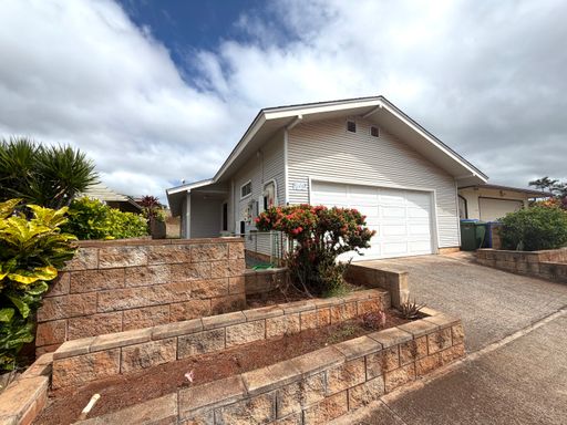 Renovated 3 Bedroom, 2 Bathroom House (Village Park)