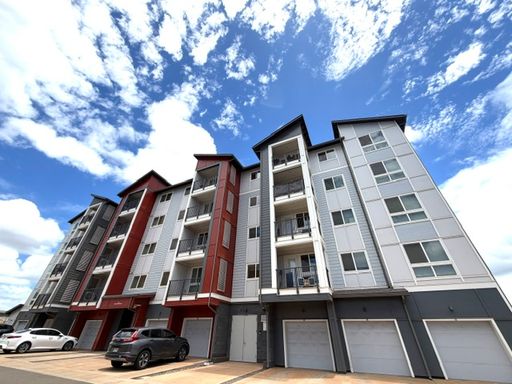 2 BEDROOM, 2 BATHROOM, 2 PARKING (NAHELE AT HOOPILI)
