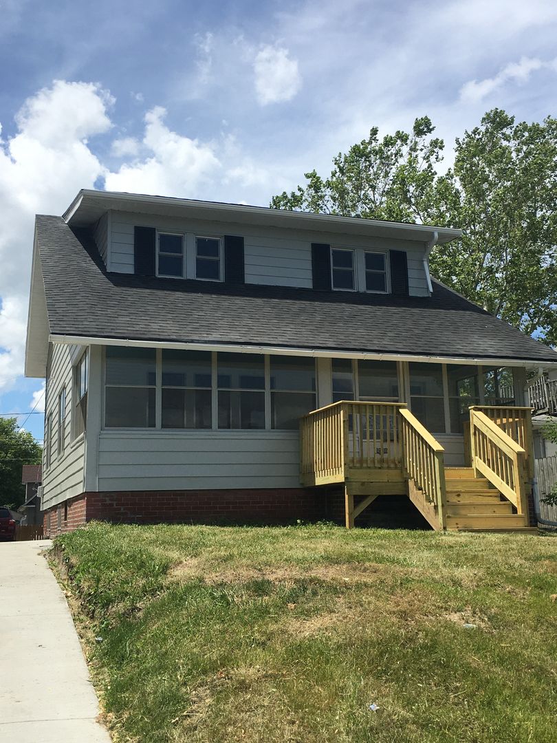 Des Moines House: 1530 E 14th St