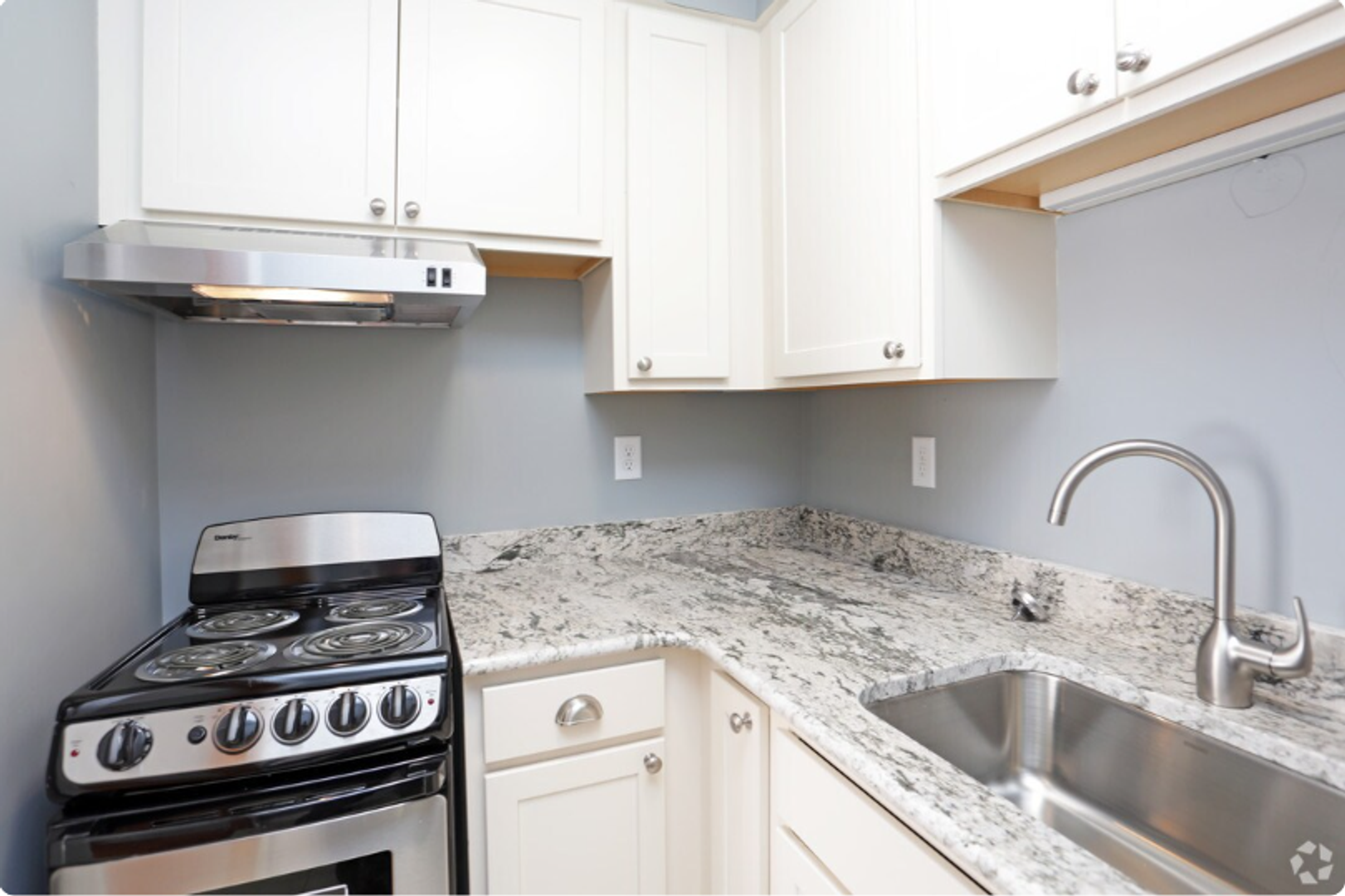 Des Moines Apartment: 511 29th St