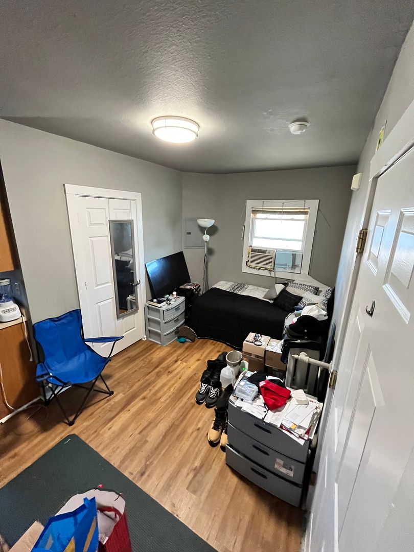 Des Moines Apartment: 3309 University Ave