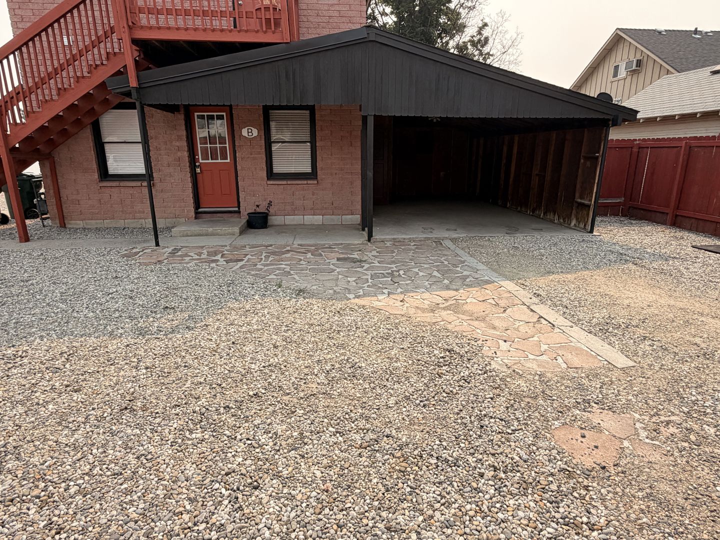 Ontario Apartment: 265 N Oregon St