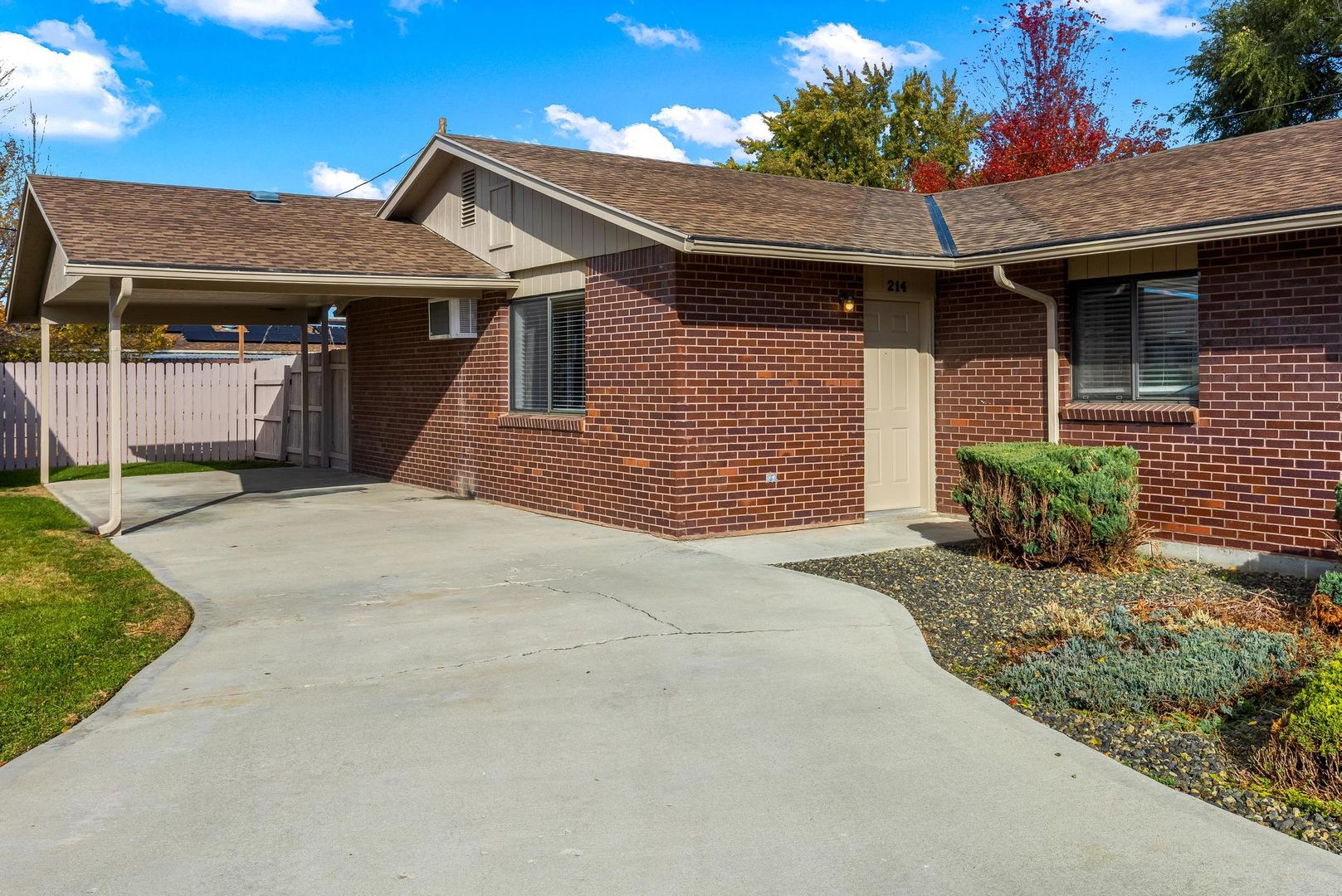 Fruitland Apartment: 201-218 N Park Ave