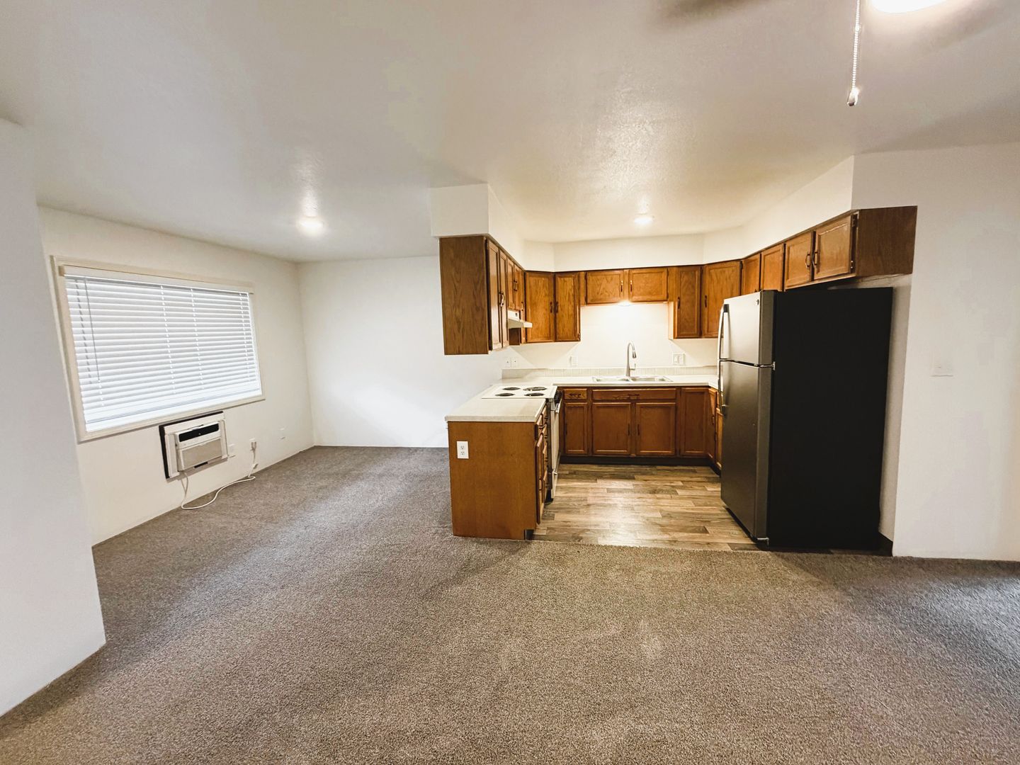 Ontario Apartment: 188 SE 4th St