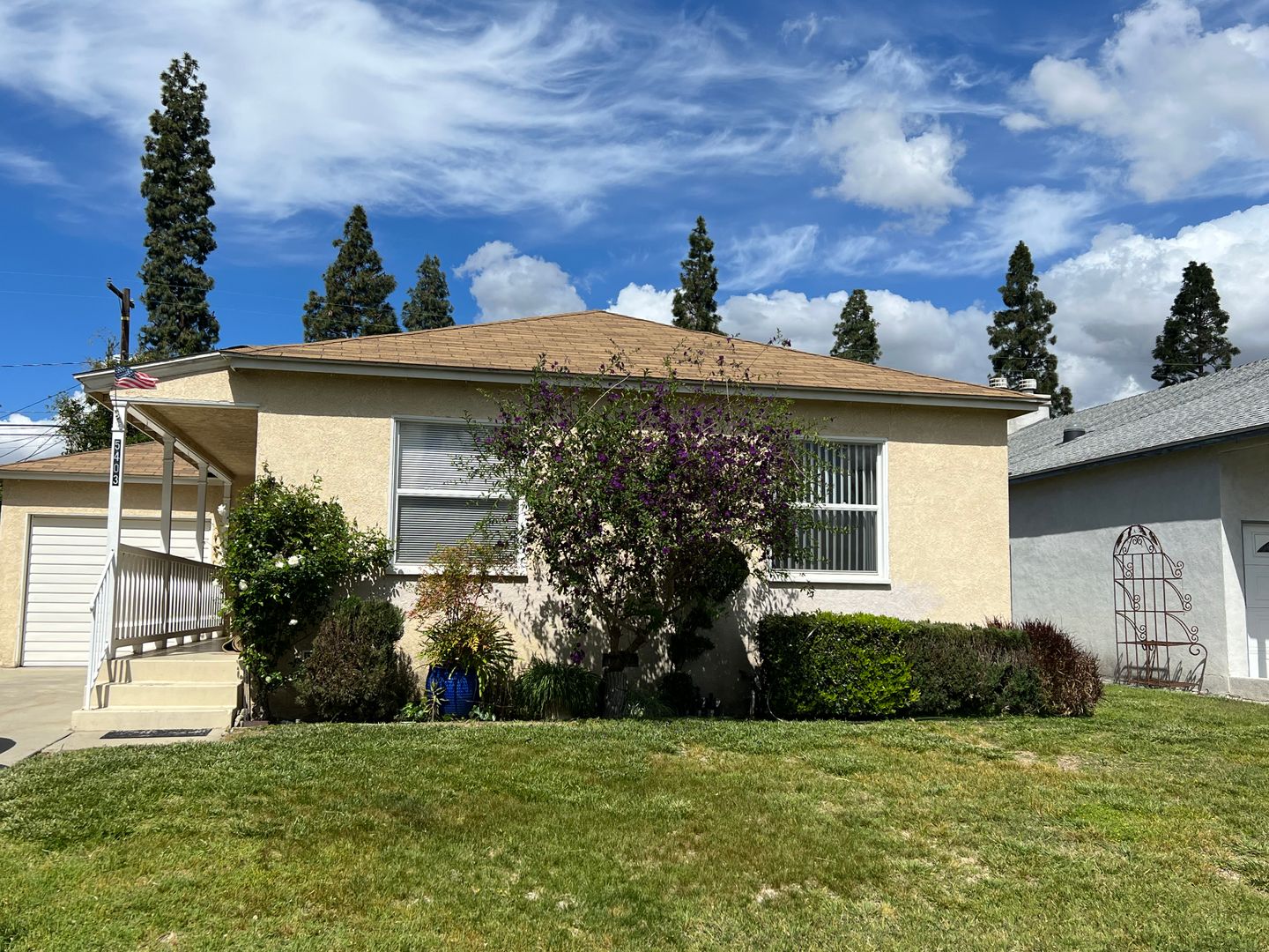 Lakewood House: 5403 Pearce Ave