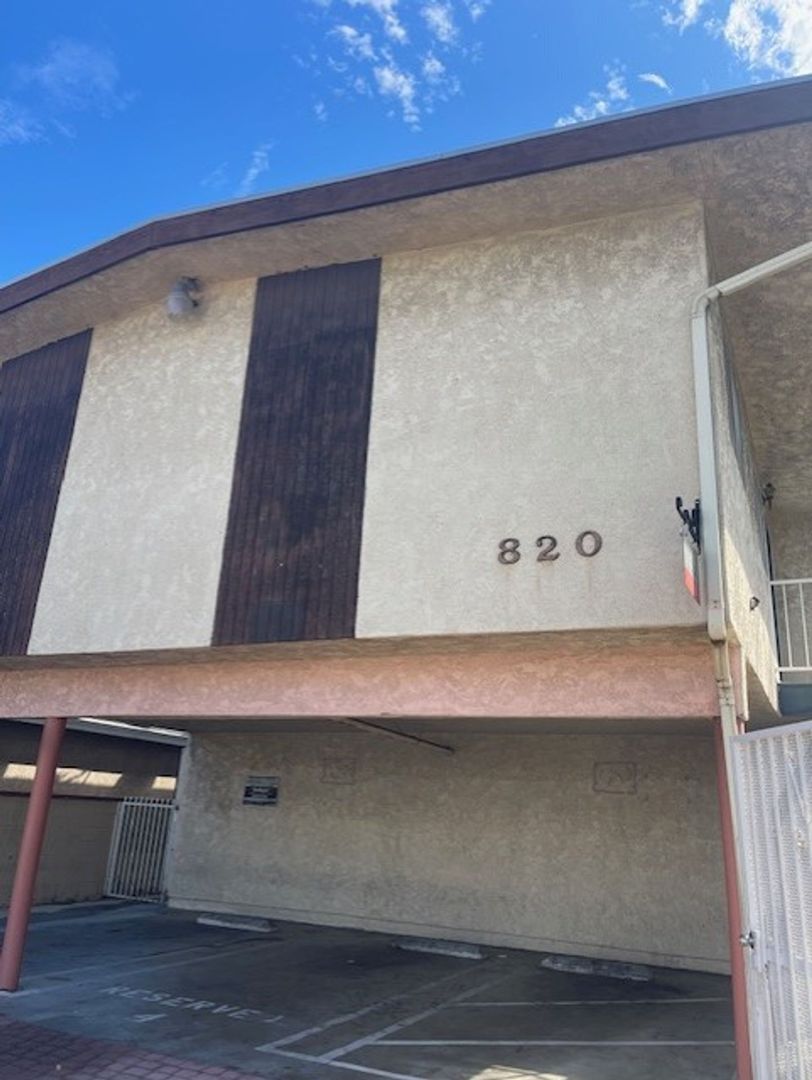 Wilmington Apartment: 820 Broad Ave