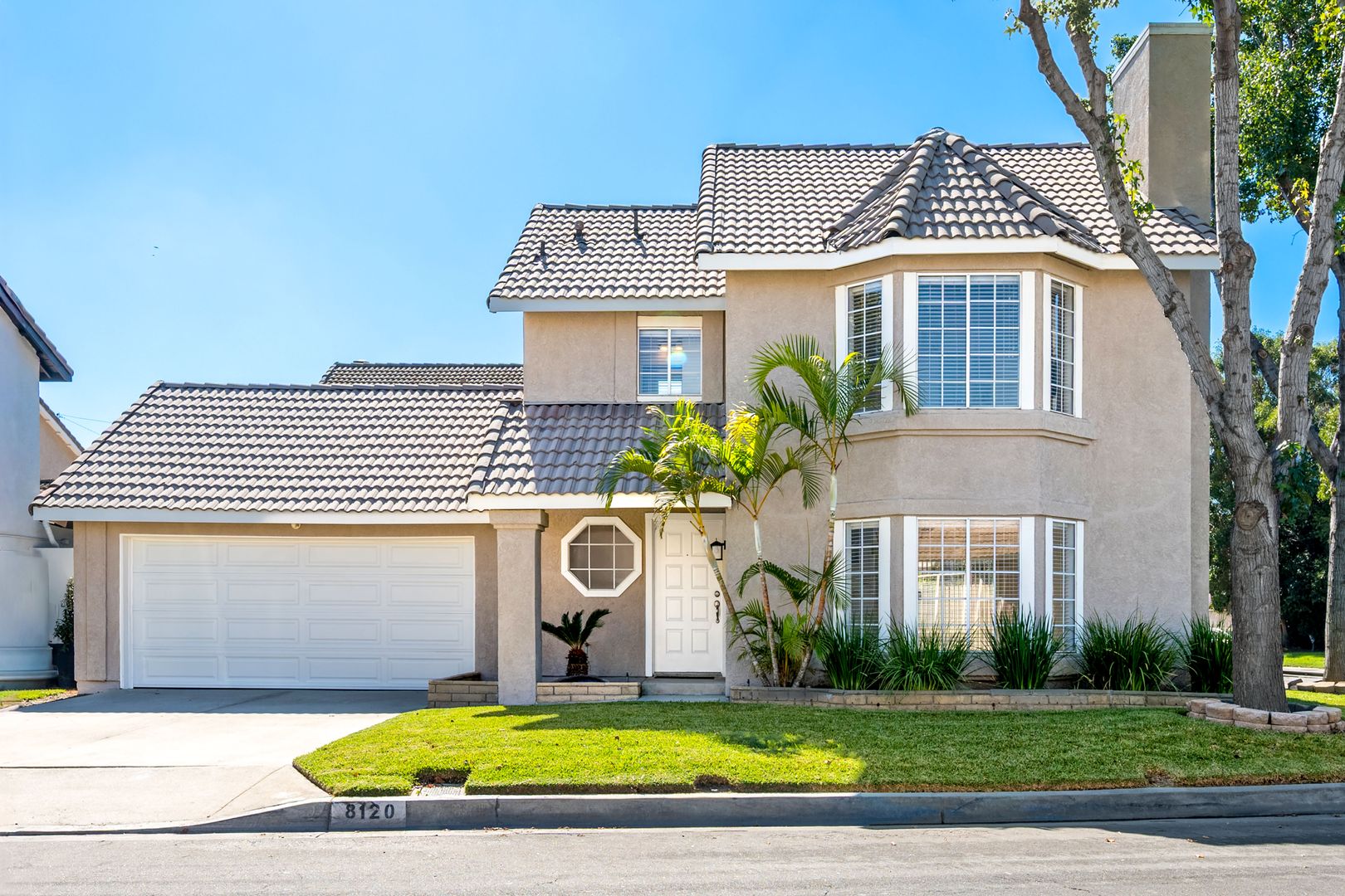 Paramount House: 8120 Rancho Arroyo St
