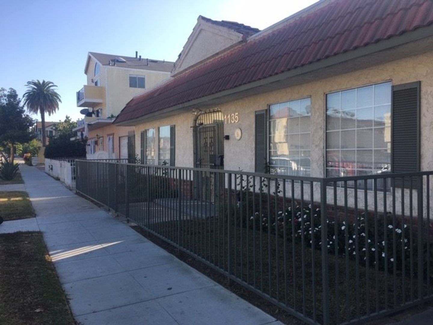 Long Beach Apartment: 1135 Dawson Ave