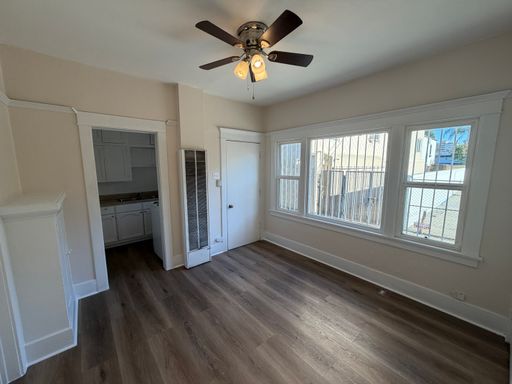 Lower 1 Bedroom in Downtown Long Beach! – photo 1