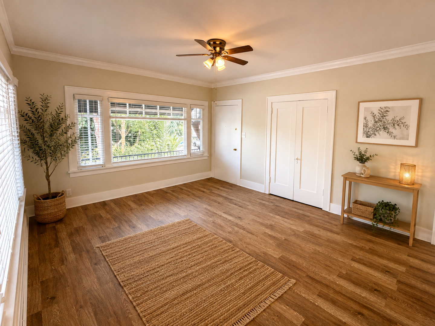 Long Beach Apartment: 325 Cherry Ave