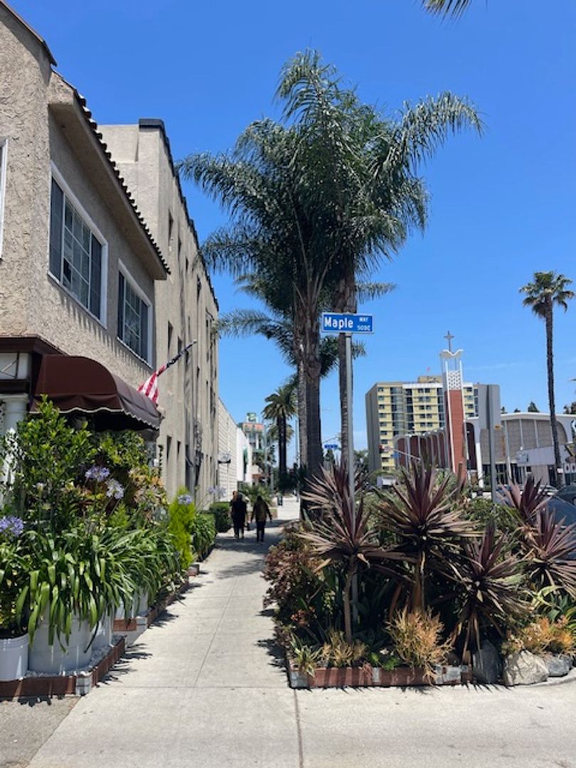 Long Beach Apartment: 225 Atlantic Ave