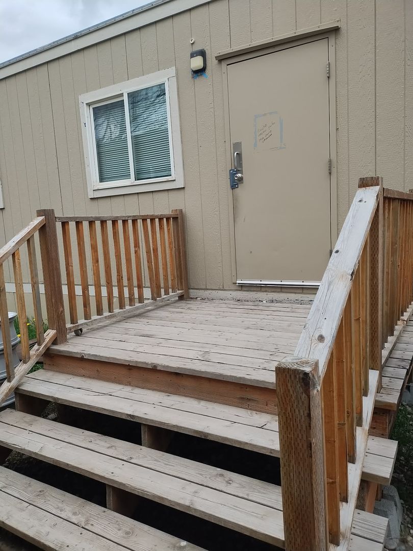 Ririe Apartment: 317 e smith