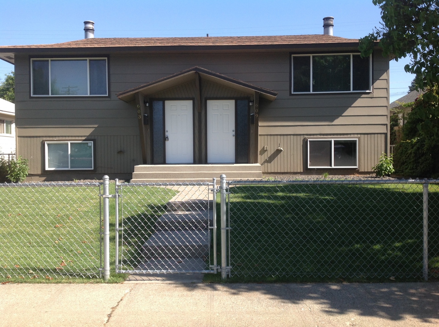 Spokane Apartment: 603-609 E. Kiernan Ave
