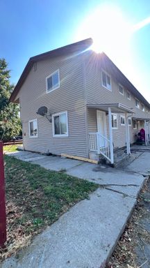 2 bedrooms, 1.5 bath townhome-Medical Lake