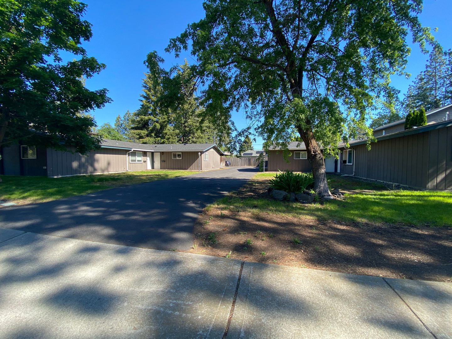 Spokane Apartment: 2909-2911 E. 33rd Ave