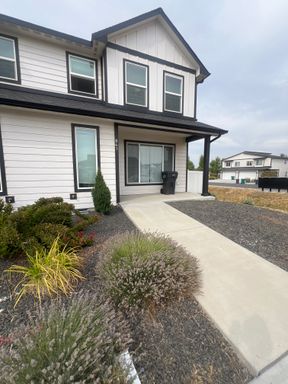 Modern design 3 bed, 2.5 bath duplex – photo 1
