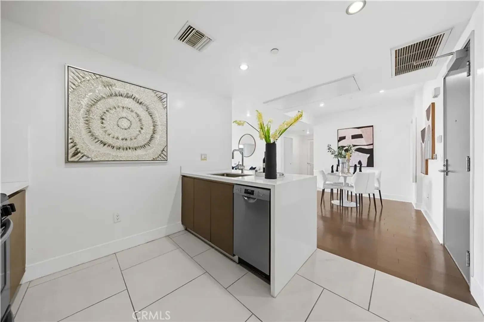 Los Angeles Condo: 1730 Sawtelle Blvd #213
