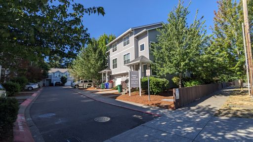 Halsey East Townhomes | Gorgeous 3 Bed 2.5 Bath W/ Gas Fireplace & Washer & Dryer included! | MOVE IN READY! – photo 1
