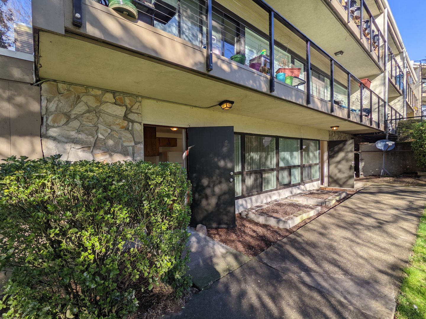 Portland Apartment: 4509 SW Vermont Street